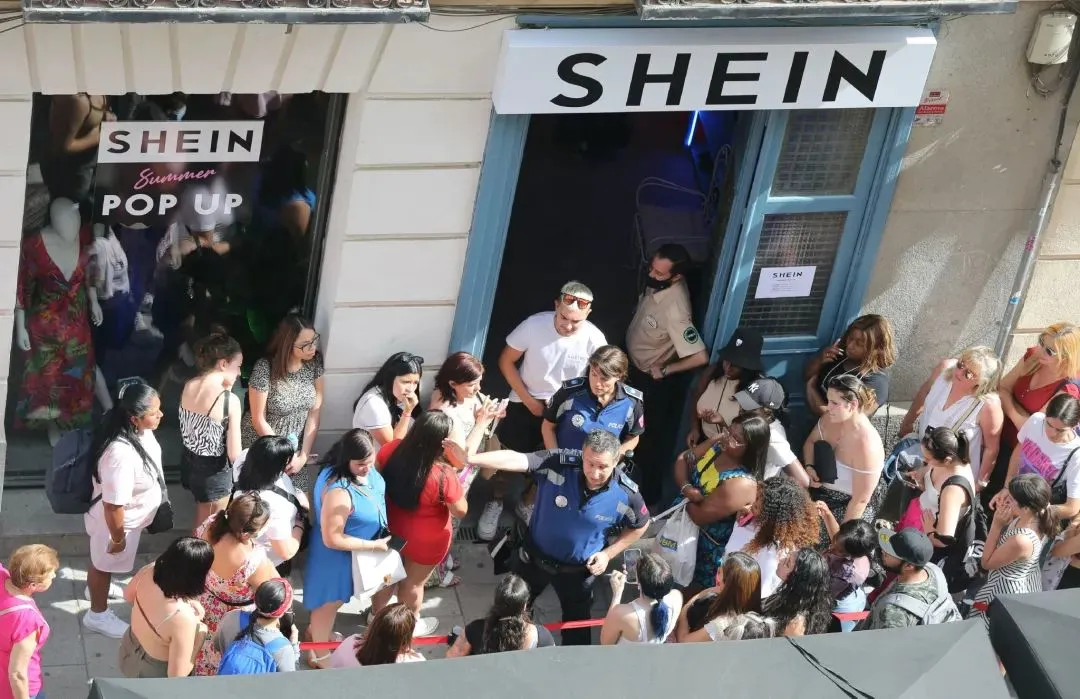 Temu与SHEIN"贴身肉搏"?SHEIN迎来最紧迫的时刻!丨电商123