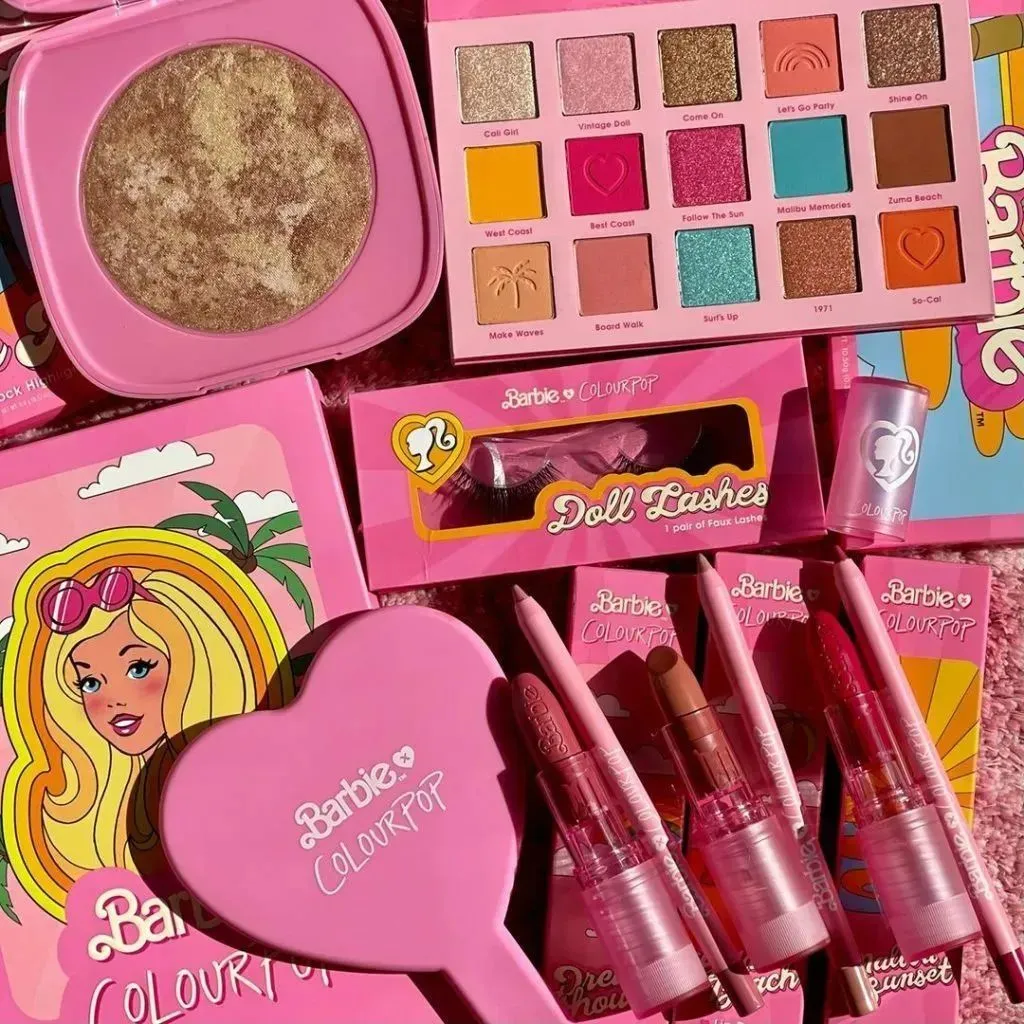 Barbie相关搜索量激增!芭比周边遭疯抢