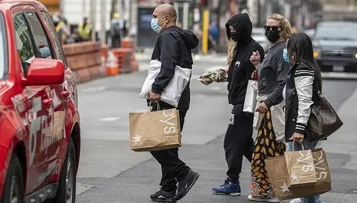 只买必要和便宜的!对俄制裁,引发欧美消费和经济危机?