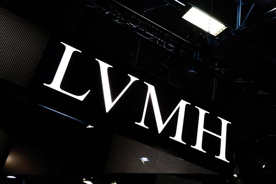 LVMH旗下Thelios收购法国眼镜品牌Vuarnet