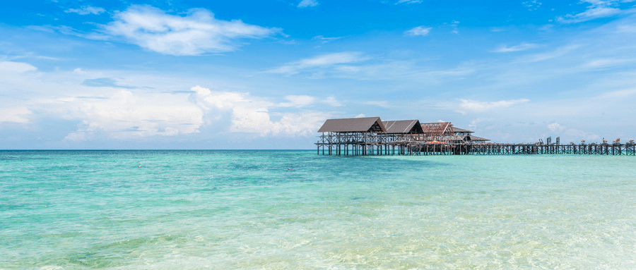 东南亚运价叠加疯涨？美伊冲突掐住全球海运“大动脉”