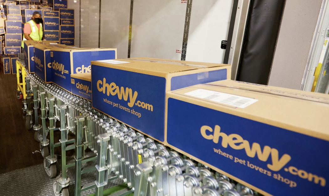 Chewy将关闭2个传统配送中心以节约成本！