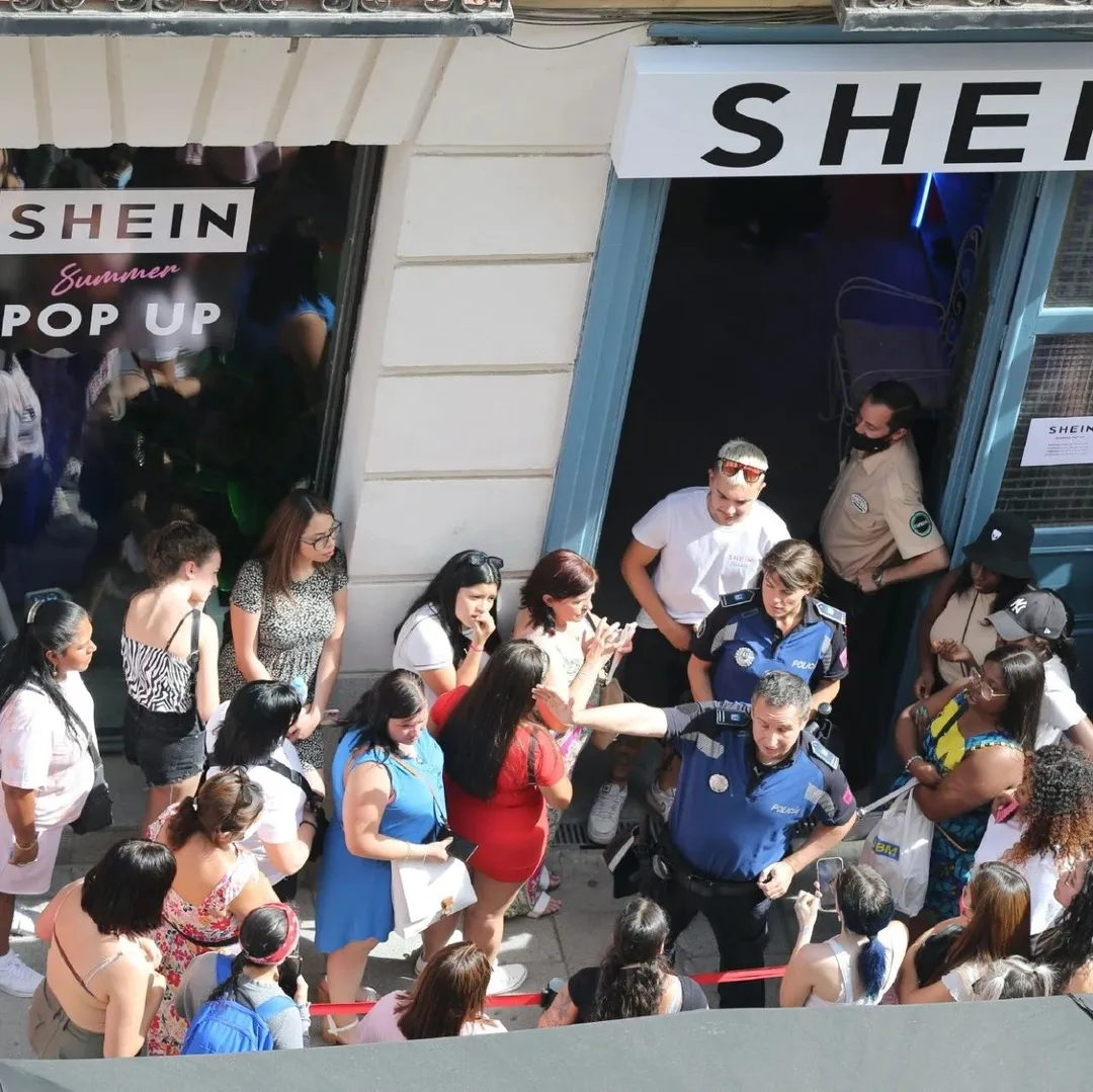 Temu与SHEIN"贴身肉搏"？SHEIN迎来最紧迫的时刻！丨电商123