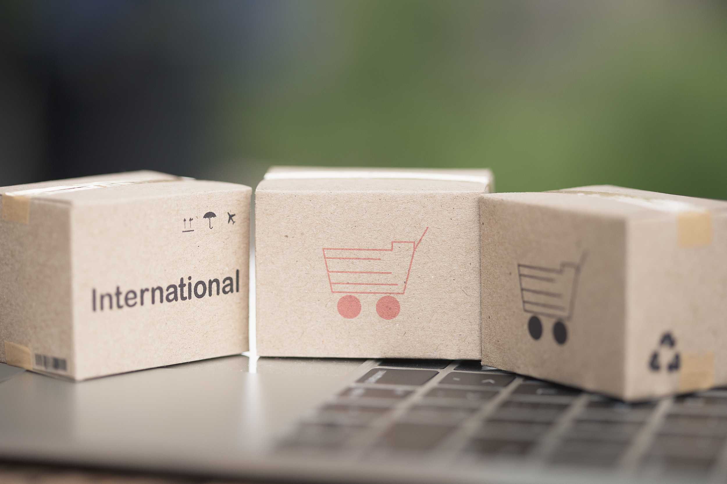 皇家邮政将推出包裹储物柜，与亚马逊争夺物流市场份额