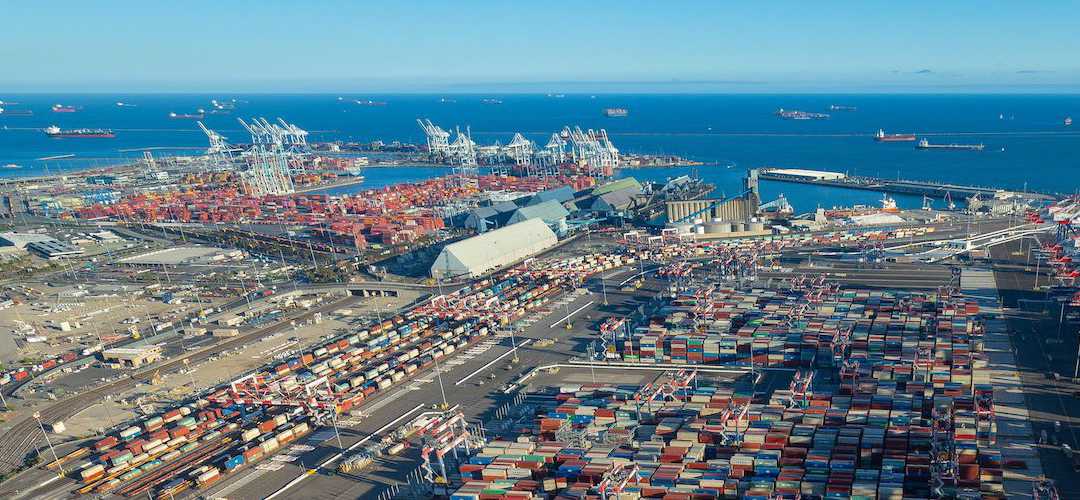 美国西海岸港口集装箱吞吐量大幅增长