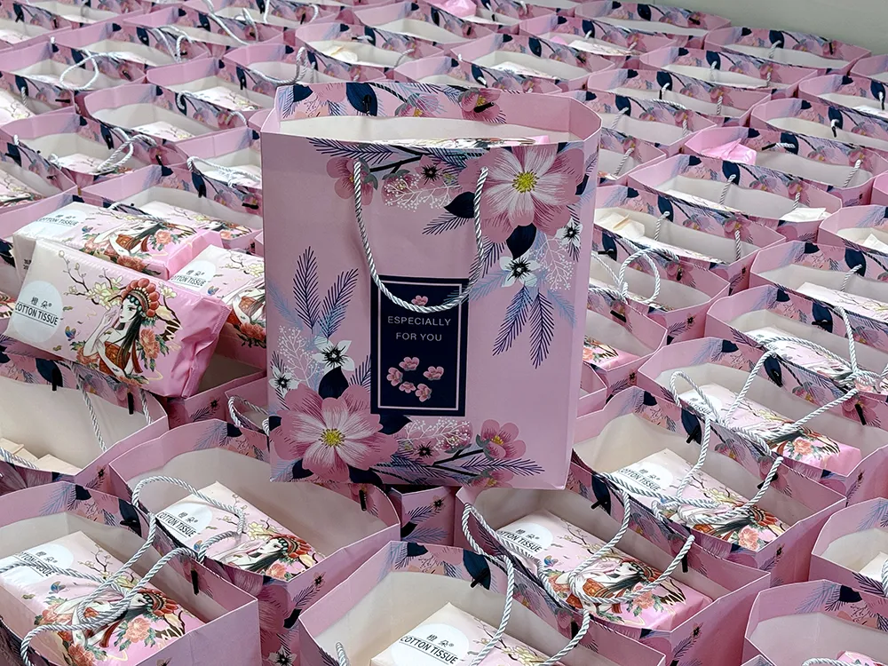 美好如你·岁月如初 | 百运网致敬每一位可爱的妳，女神节快乐！