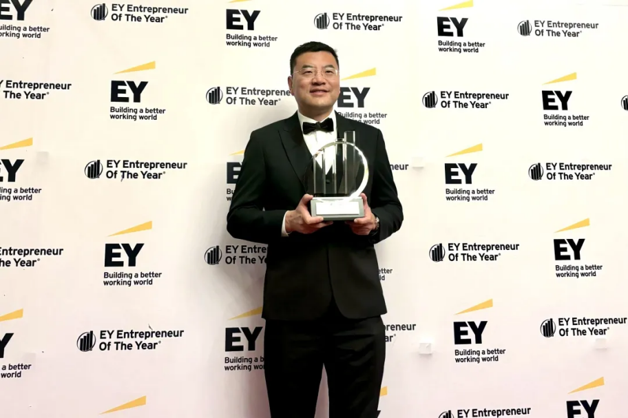 大健云仓创始人、CEO吴雷荣获安永2024年度企业家奖！