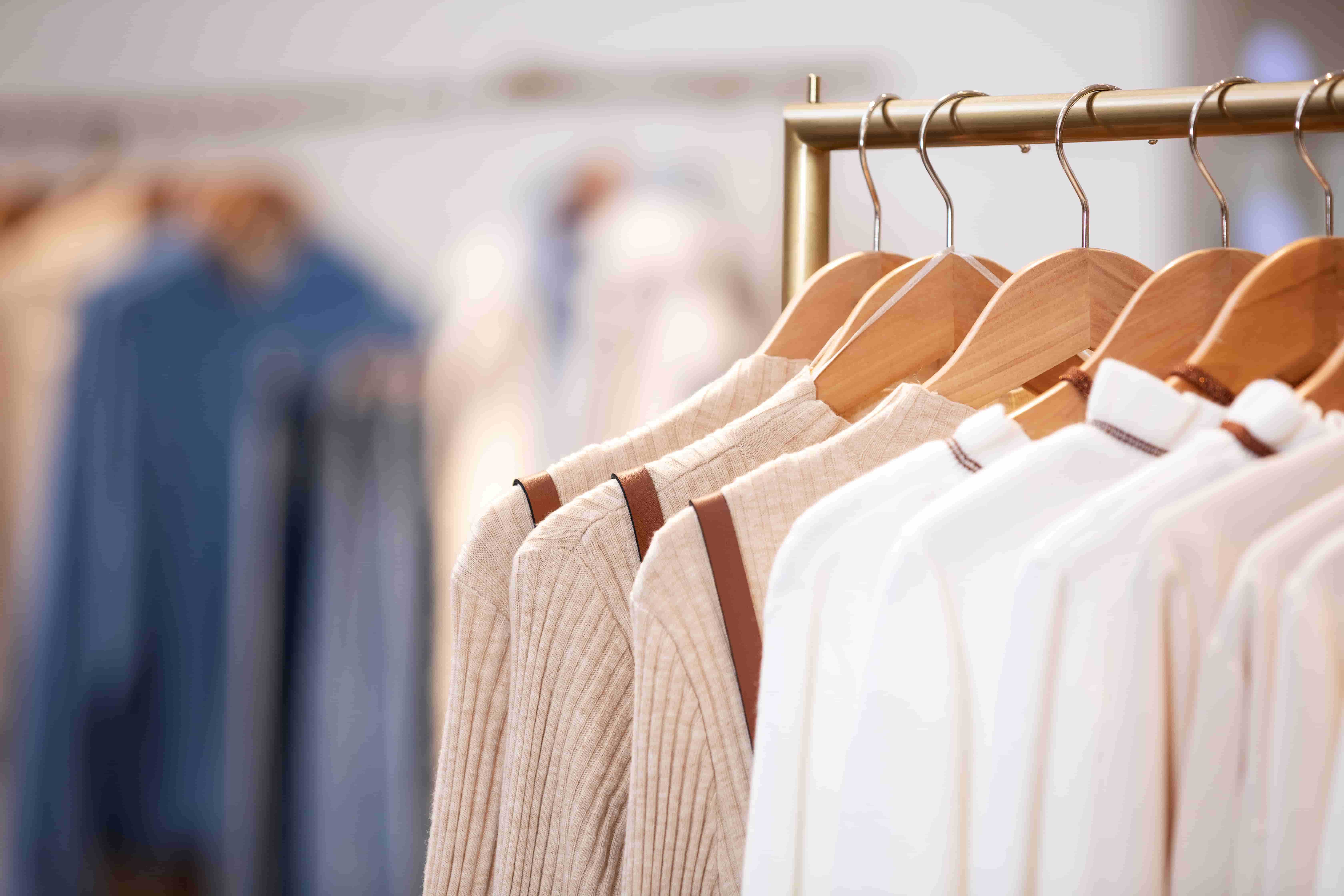 日本人口老龄化加速服装市场革新，优化电商页面与服装舒适度