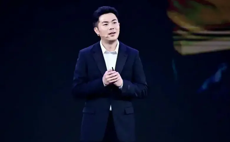 从“低学历”到千亿市值:张俊杰霸王茶姬、张红超蜜雪冰城、王宁泡泡玛特的成功启示