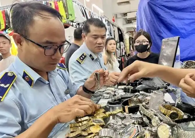 巨头反击，但Shopee依旧被看好；一个月查处3000多起，越南专项整治违规商品制销；占比要翻一倍！越南加大力度推动电商发展