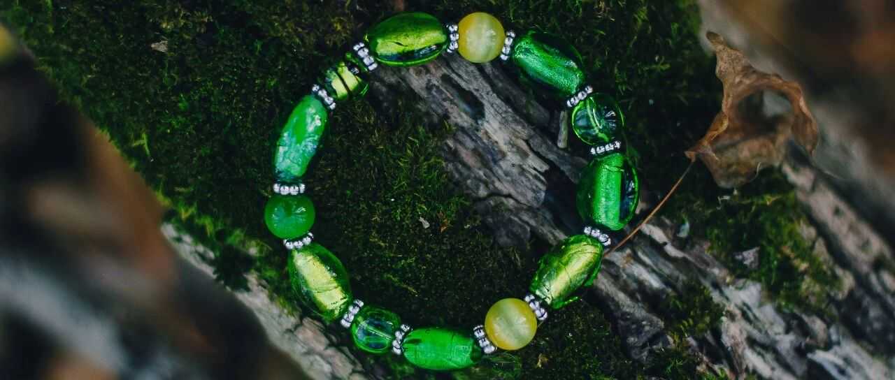 又一玄学饰品在TikTok卖爆了，28天营收百万