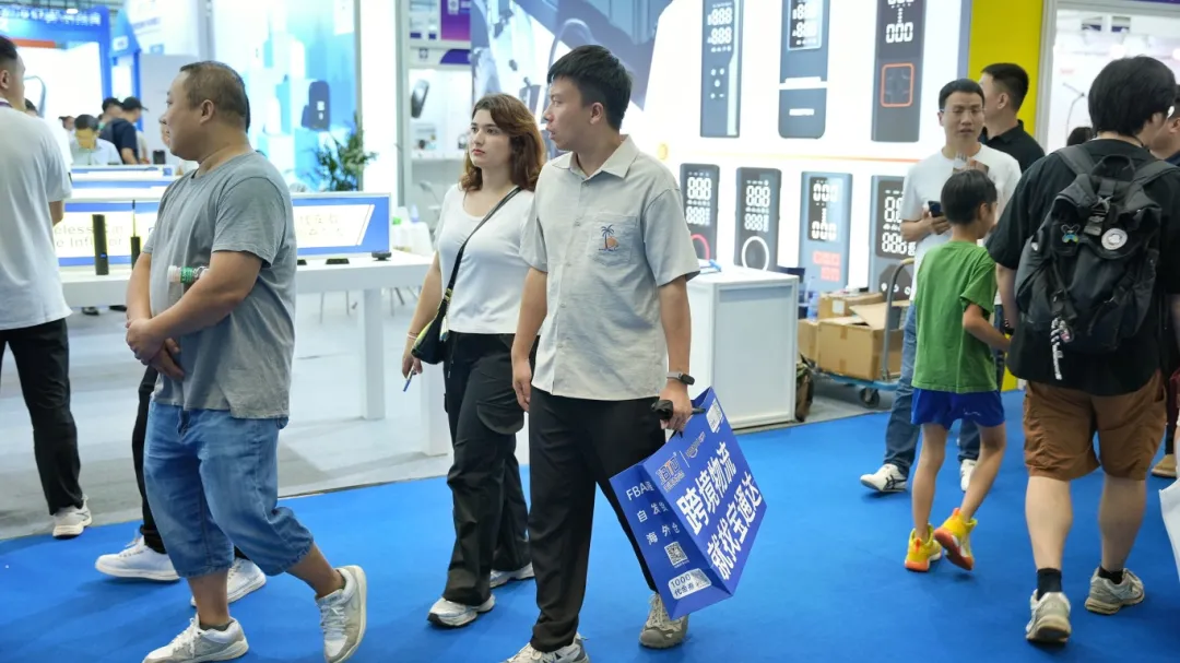 火爆出圈|宝通达物流亮相 2025IEAE深圳国际消费类电子及家用电器展