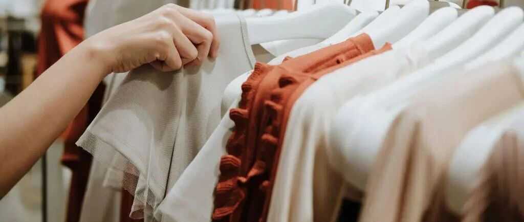 亿级服装大卖，是如何从“卷出新高度”的服装赛道中突围的？