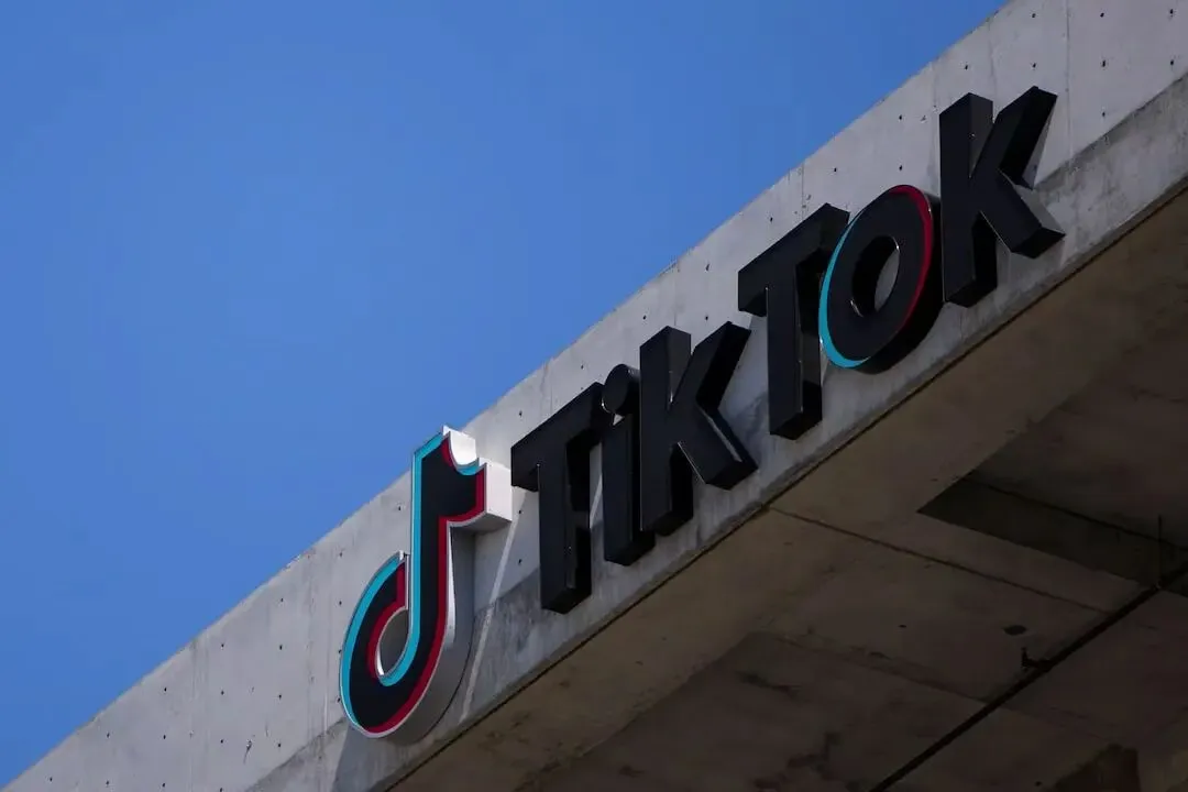 登上TikTok英区销量飙升榜，滚动晾衣架销量环比上涨454%