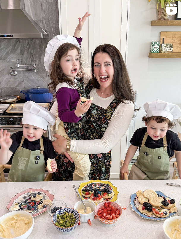 Ins爆款“厨房战袍”销量100W+，溢价高达32倍