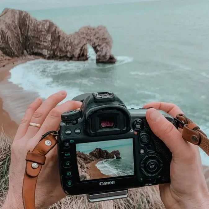 跨境配件企业的战略抉择：深耕配件、转型主设备、还是重构生态？｜告别“货架思维”