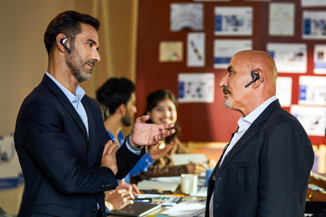 打败Google翻译的，居然是这副来自深圳的耳机