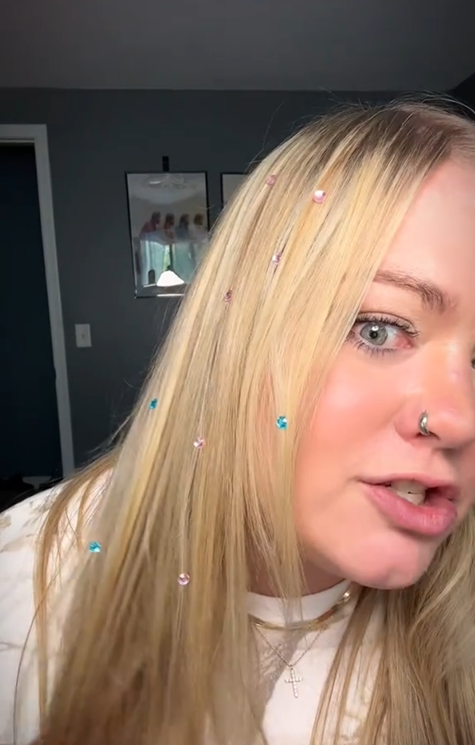 单日爆卖1.56万件！Y2K发饰在TikTok杀疯了