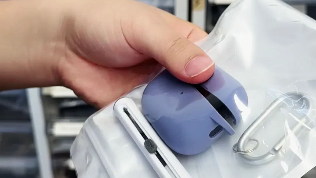 仅改变套组的商品数量就做出爆款，4人团队靠数码小配件年销2000万美元！