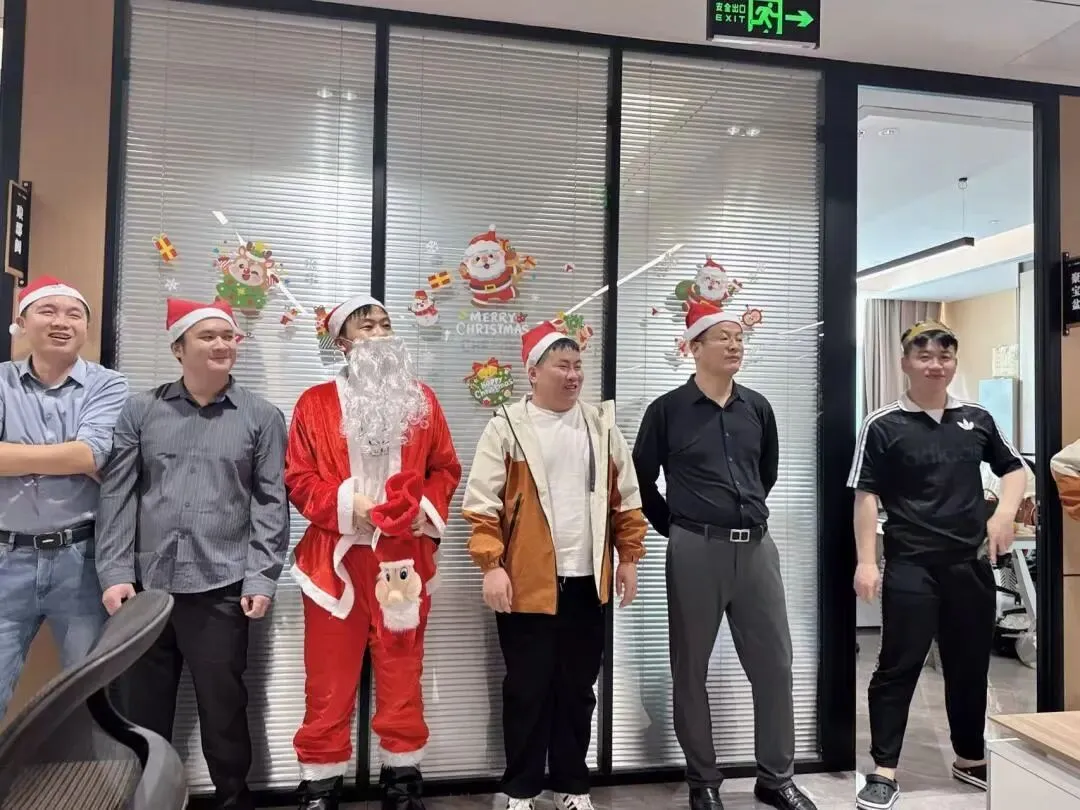 豪速通第四季度生日会遇上了圣诞节！