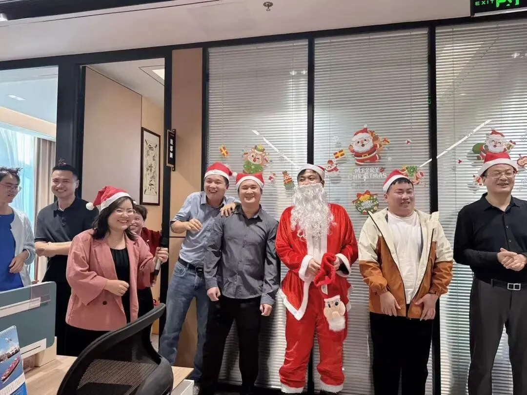 豪速通第四季度生日会遇上了圣诞节！