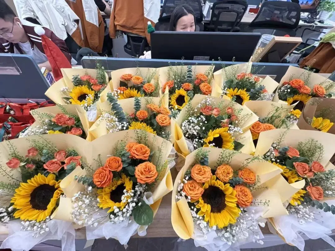 豪速通第四季度生日会遇上了圣诞节！