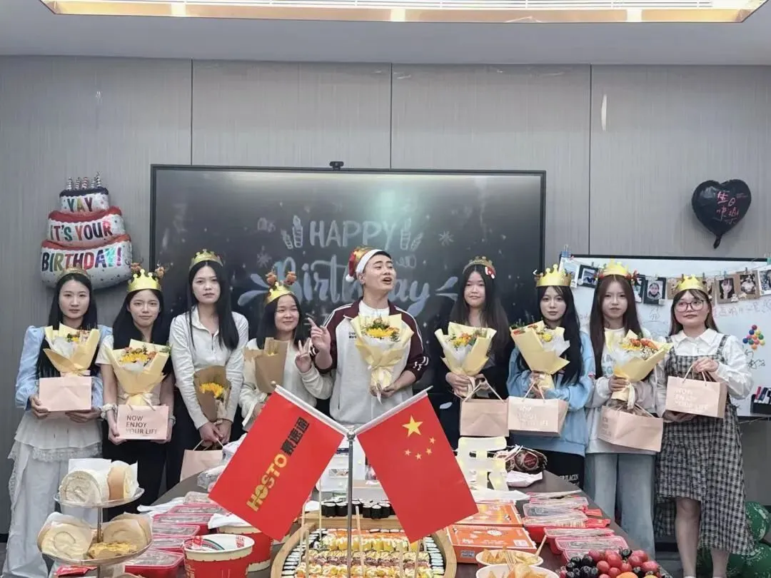 豪速通第四季度生日会遇上了圣诞节！