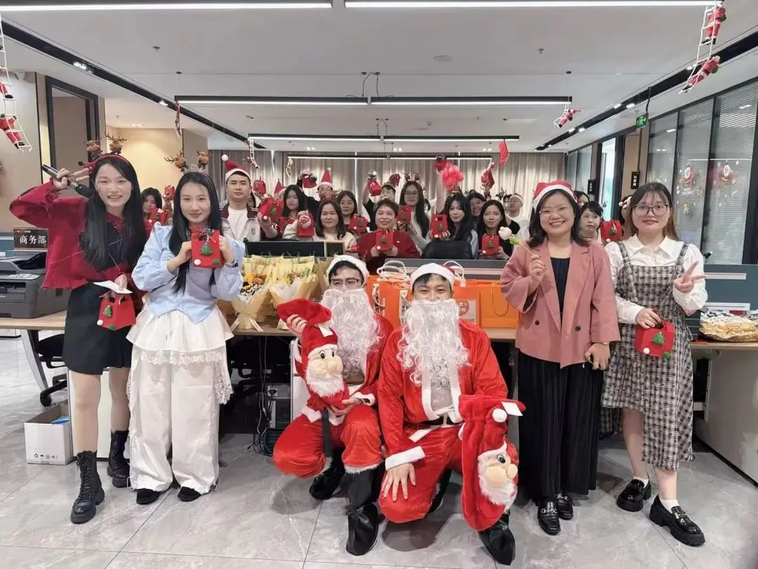 豪速通第四季度生日会遇上了圣诞节！