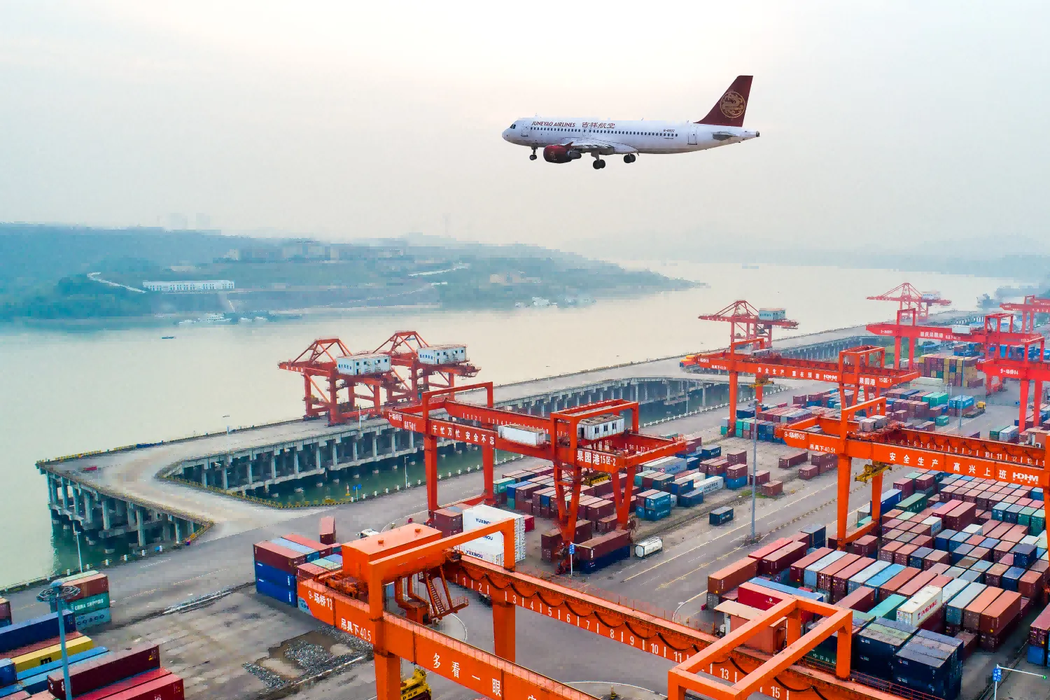 25年全球航空货运量同比增长4%，电商需求承压