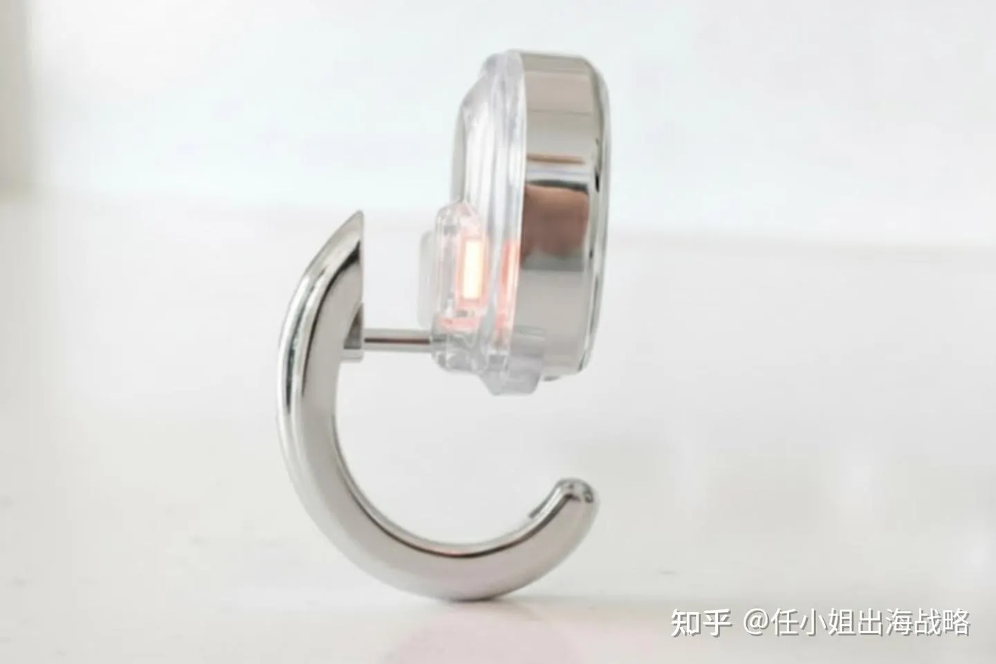 获投1720万美元,这对前Bose工程师打造的“隐形”耳环,如何颠覆千亿健康追踪赛道?