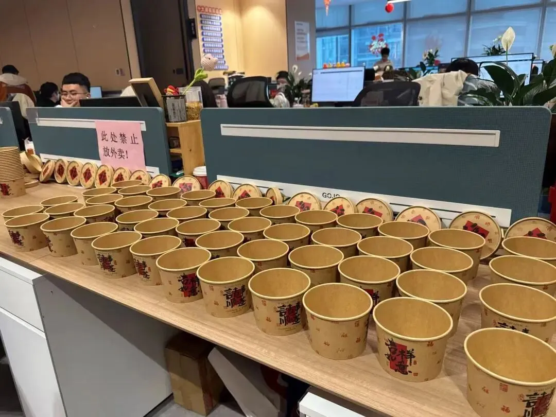 db2903b6a1f7c778ca7ec9fdd2a482ed.jpg 正月十五,豪速通陪你过团圆元宵!