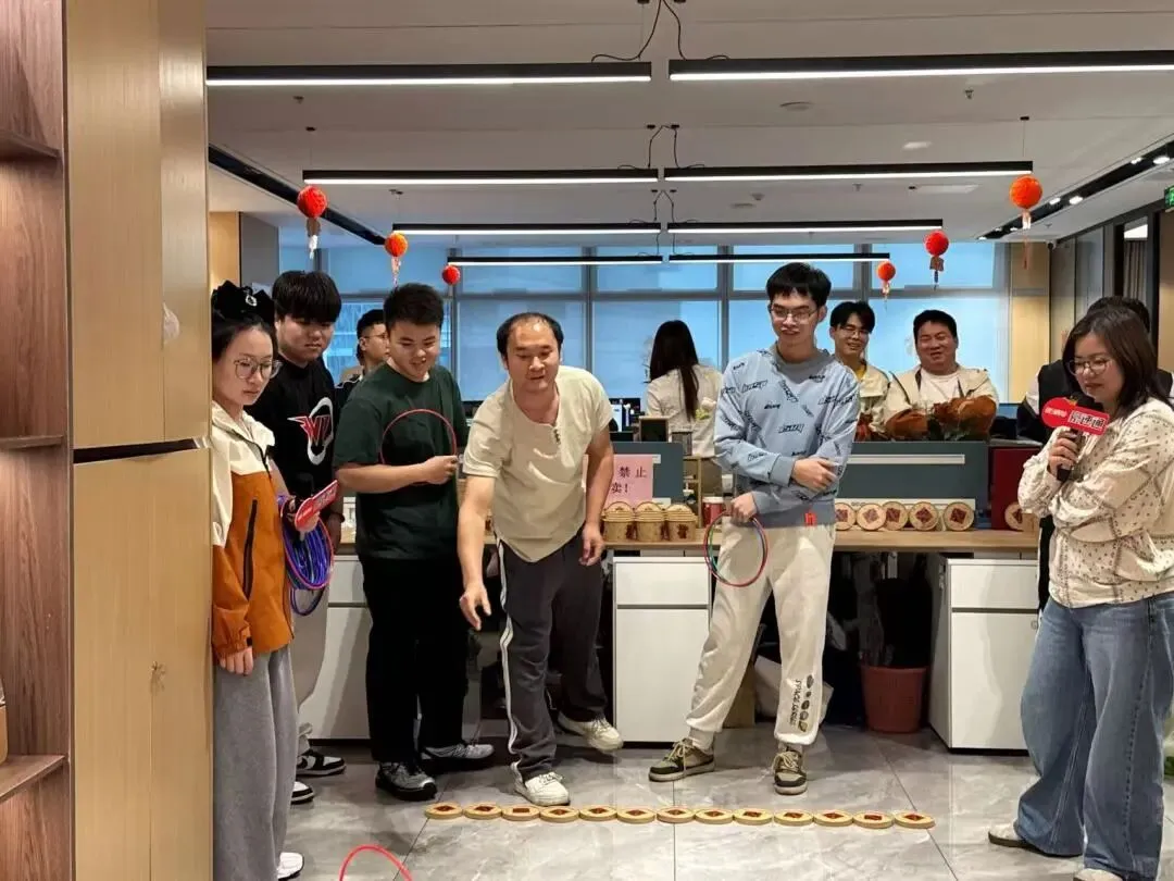 982c9696a69852f5b2d77f370b4a81d4.jpg 正月十五,豪速通陪你过团圆元宵!