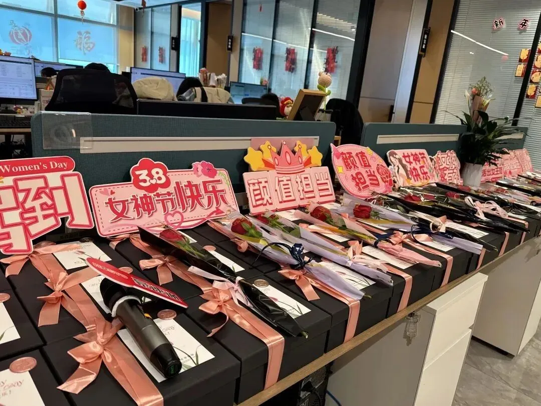 花开三月，豪速通祝全天下女神节日快乐！