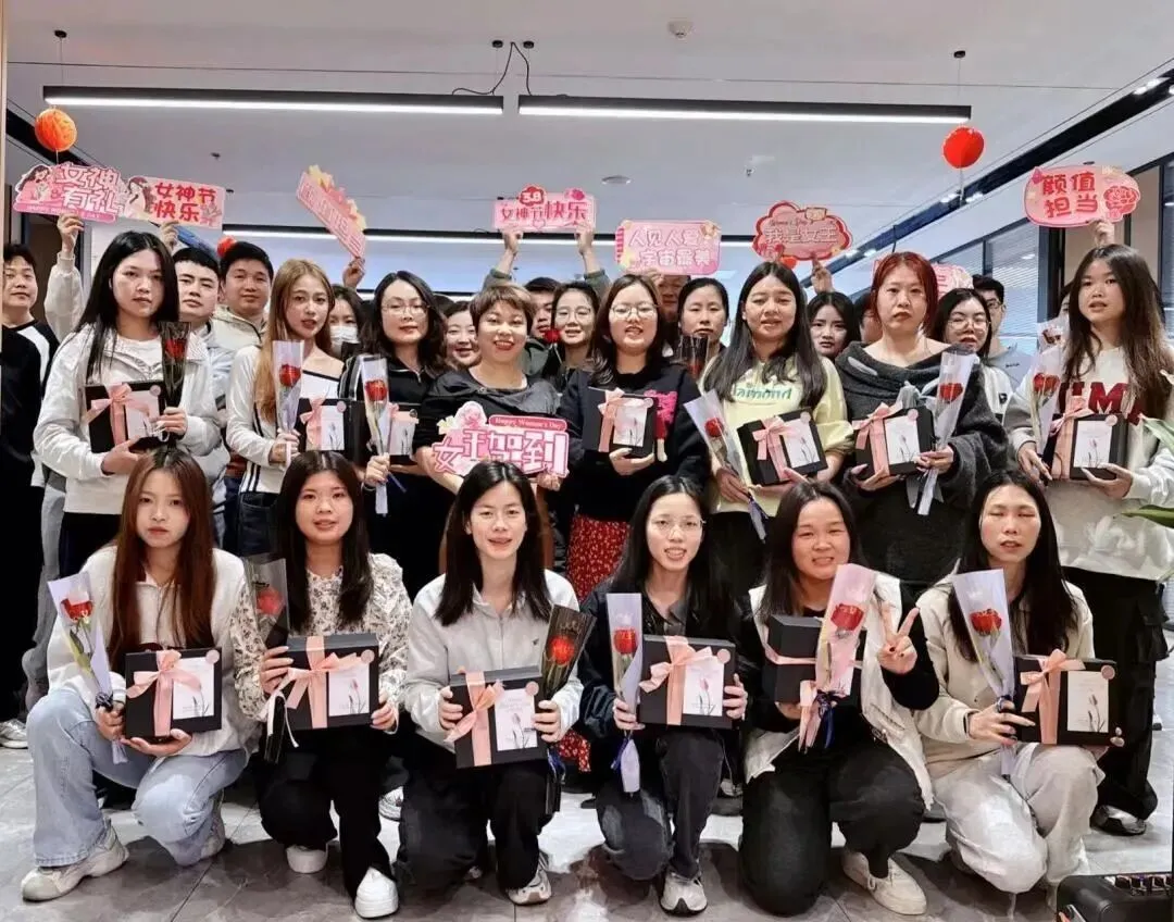 花开三月，豪速通祝全天下女神节日快乐！