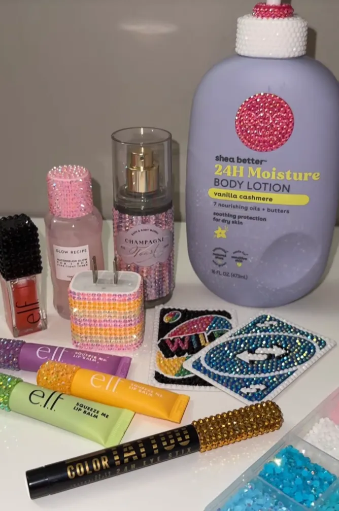 TikTok卖家靠“手搓”创意，把廉价水钻卖成百万爆款