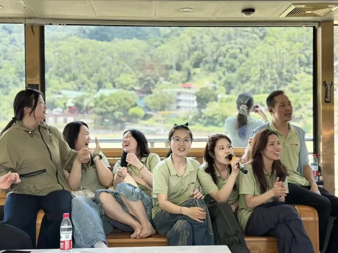 凝心聚力,并肩前行!