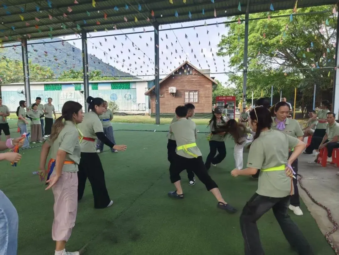 5f4269f49963cb46435524c050261d14.jpg 凝心聚力,并肩前行!