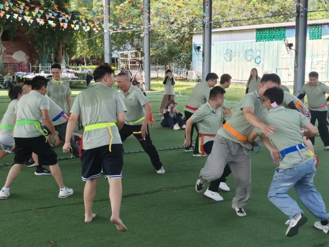 544519ba58174fff94b0808b1c9c3dad.jpg 凝心聚力,并肩前行!