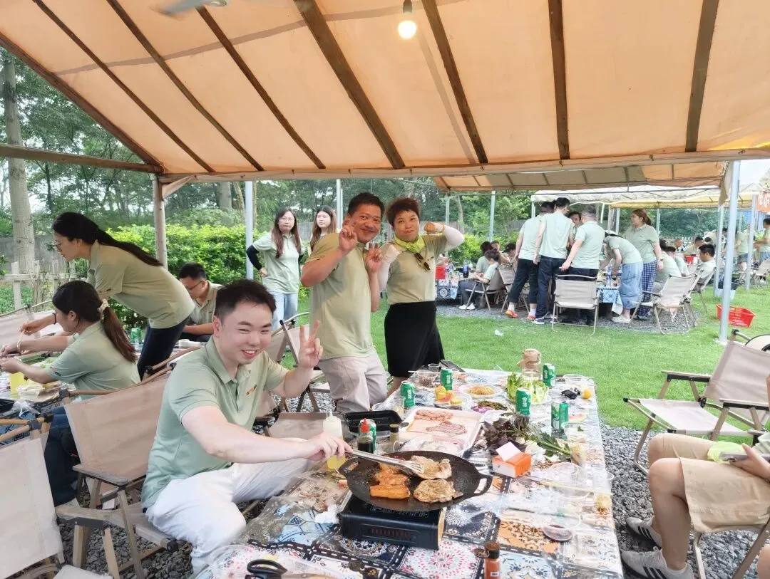 44d81581129cb5f849a30eb04730047c.jpg 凝心聚力,并肩前行!