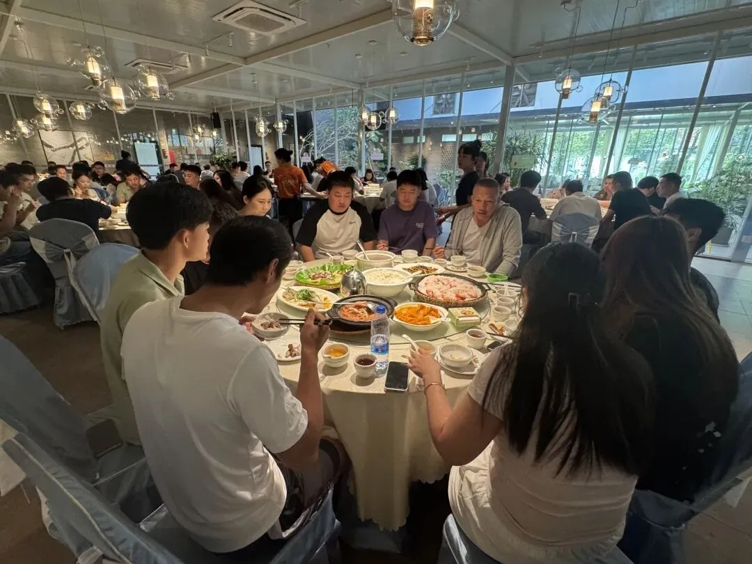 bd5e77194547eff05232c7a244fa0af9.jpg 凝心聚力,并肩前行!