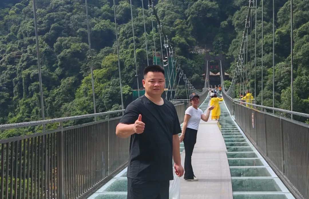 f4a2435d3f5a5c9795007c04ec4e4724.jpg 凝心聚力,并肩前行!