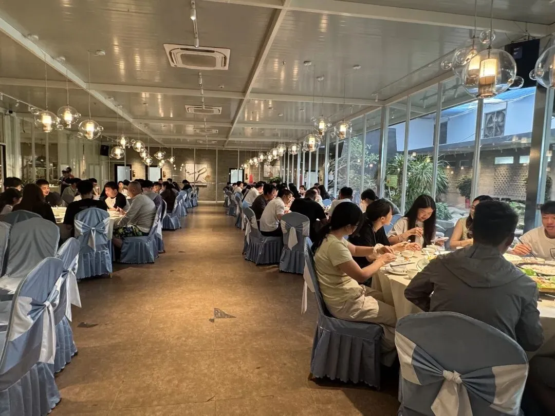 a7eef05e5888cfd7a540c966ecaa0e08.jpg 凝心聚力,并肩前行!