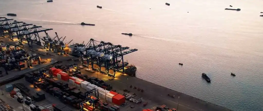 最新!中远、OOCL、ONE、长荣等暂停红海订舱!四大航运巨头红海停航!影响几何?