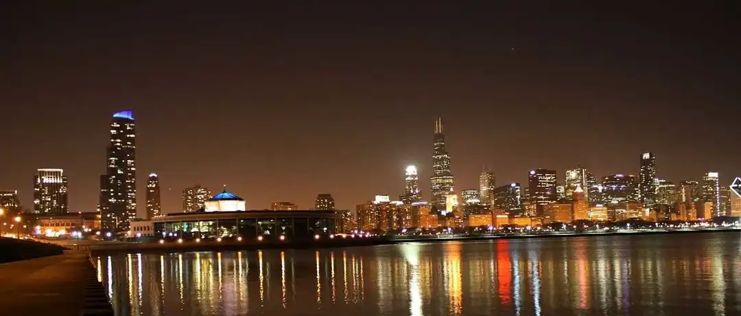 传统外贸企业借助跨境电商成功转型！香港公司做跨境电商亚马逊有何优势？
