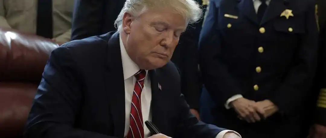 全面征收基准关税!特朗普宣布国家紧急状态!