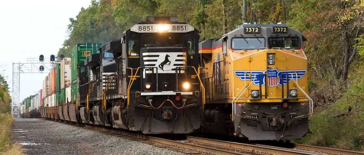 美国铁路巨头达成850亿美元合并协议！