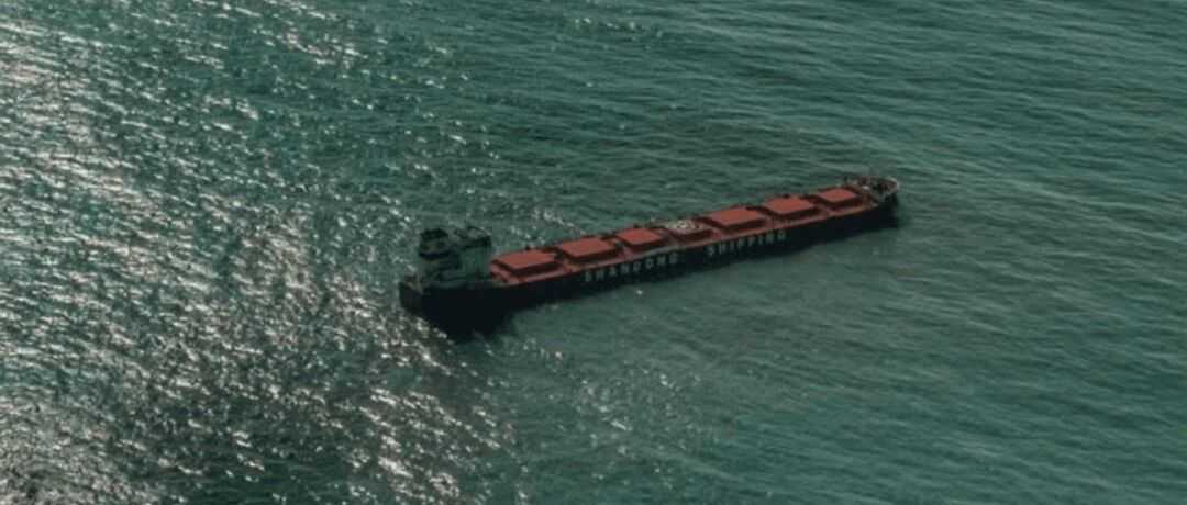 事故！桑托斯港：一货船因失去动力搁浅！