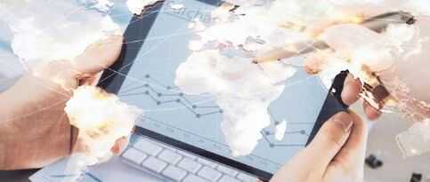 为什么消费者愿意多花30%买定制？跨境POD模式的“情感赚钱法”