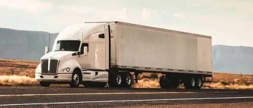 美国运输署发布紧急规定 限制商业驾照发放