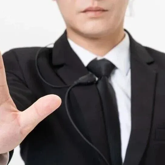 亚马逊卖家遭遇AI诈骗风暴 ；京东外卖App上线